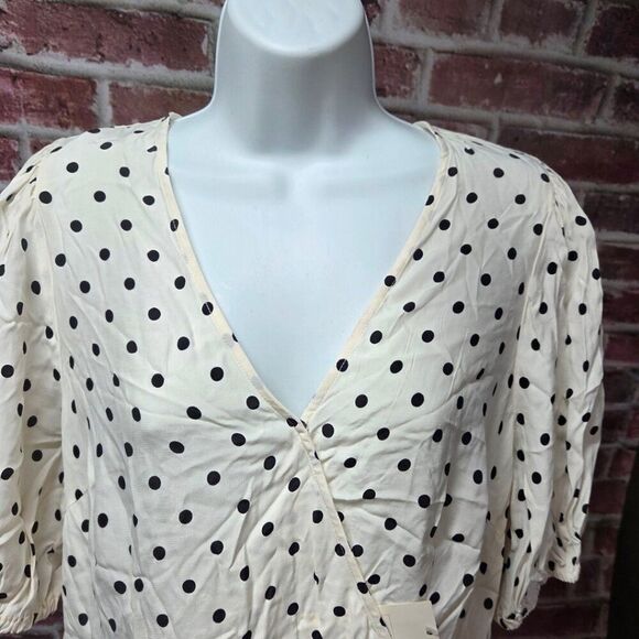 A New Day Polka Dot Wrap Dress Medium V Neck Short Sleeve Knee Length Off White - Picture 5 of 6
